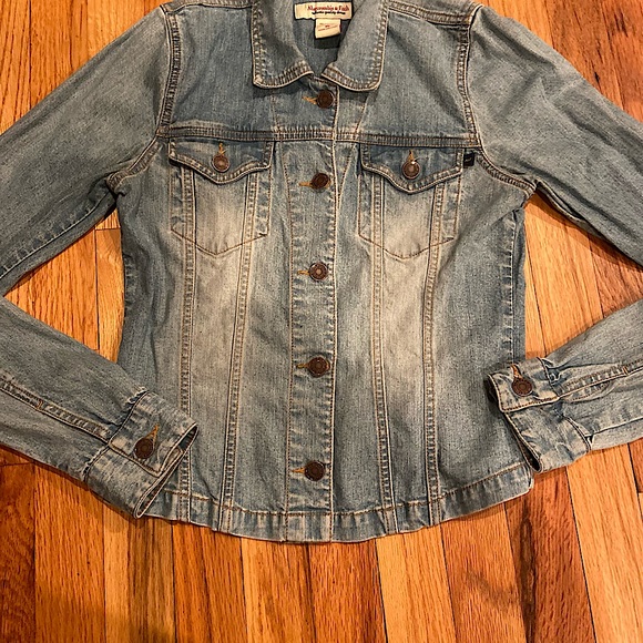 Abercrombie & Fitch Tops - Abercrombie & Fitch denim shirt/jacket